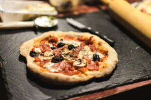 Pizzastein auf dem Grill