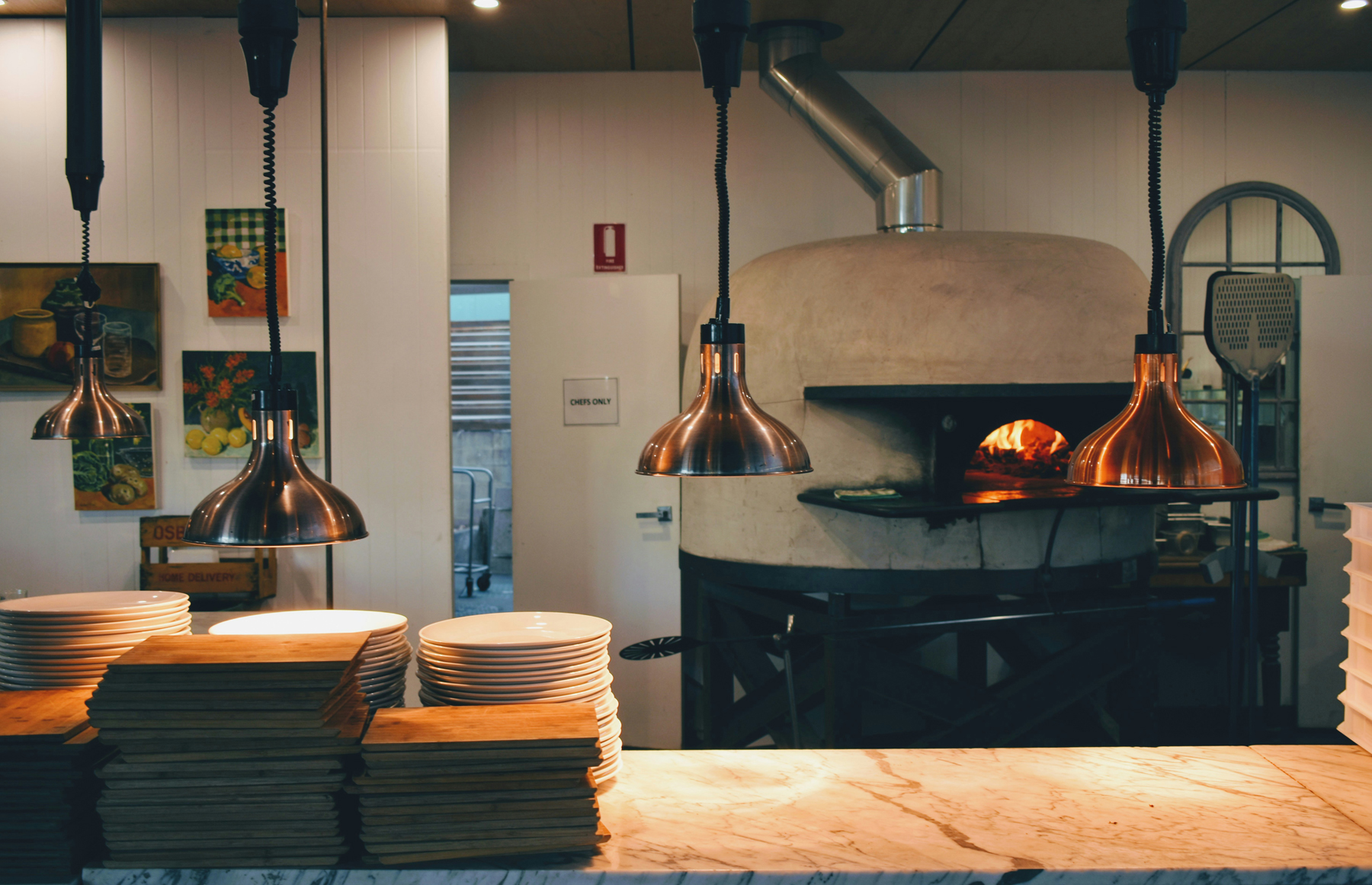 Backofen mit Rauch beim Aufheizen