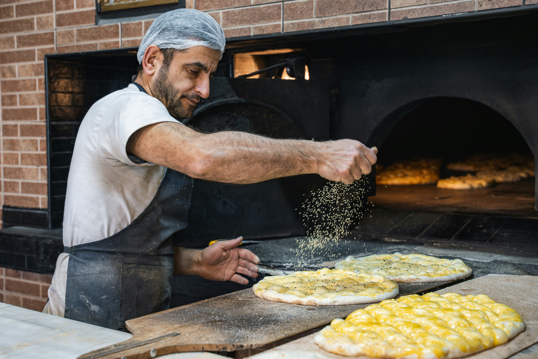 Pizzastein mit dunklen Verfärbungen